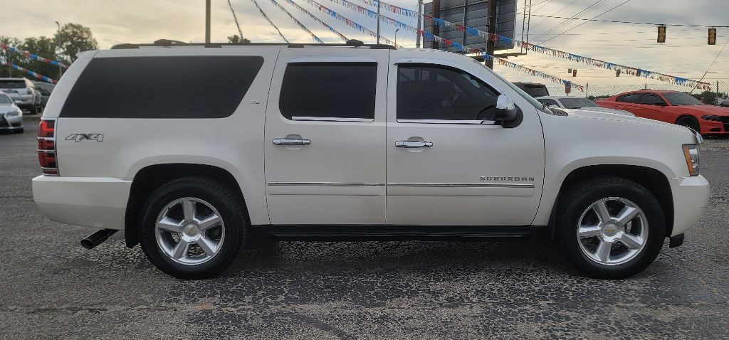 2012 Chevrolet Suburban Image 4