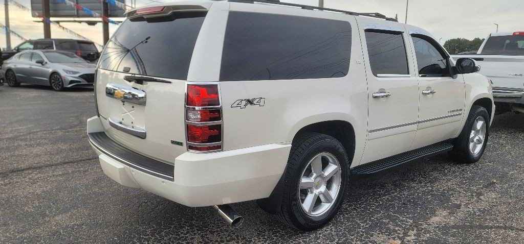 2012 Chevrolet Suburban Image 5
