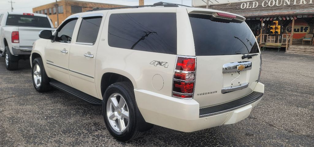 2012 Chevrolet Suburban Image 7