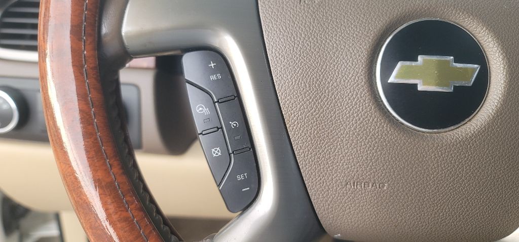 2012 Chevrolet Suburban Image 13