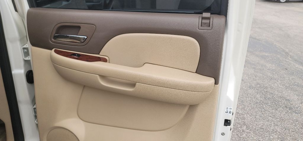 2012 Chevrolet Suburban Image 20