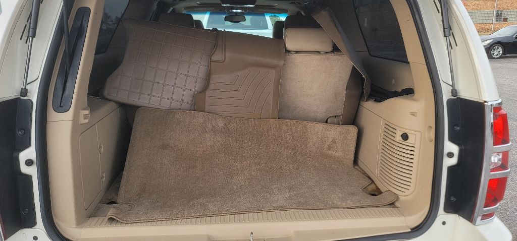 2012 Chevrolet Suburban Image 22