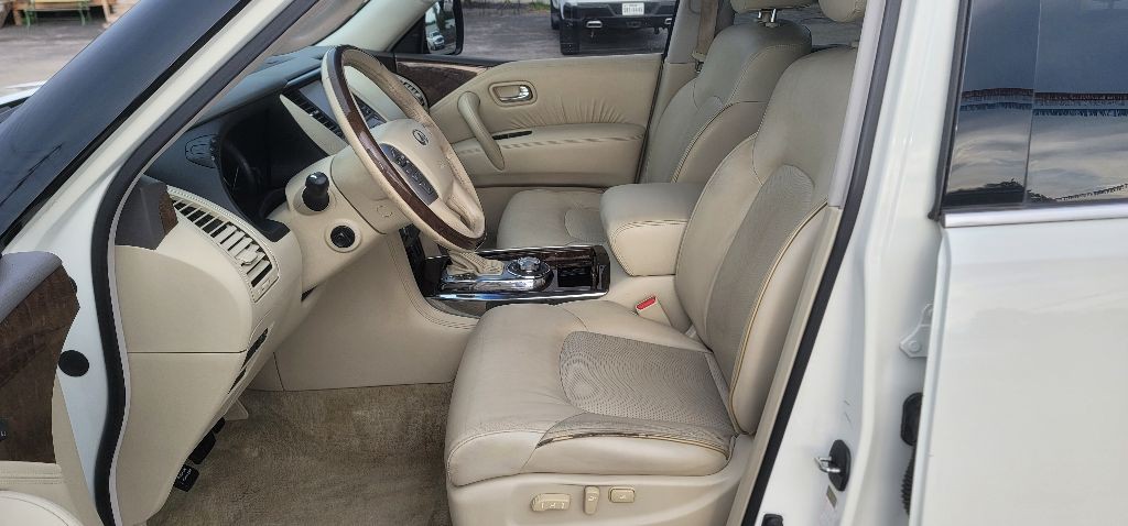 2015 INFINITI QX80 Image 10