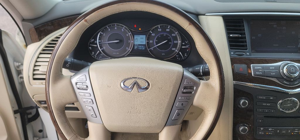 2015 INFINITI QX80 Image 11