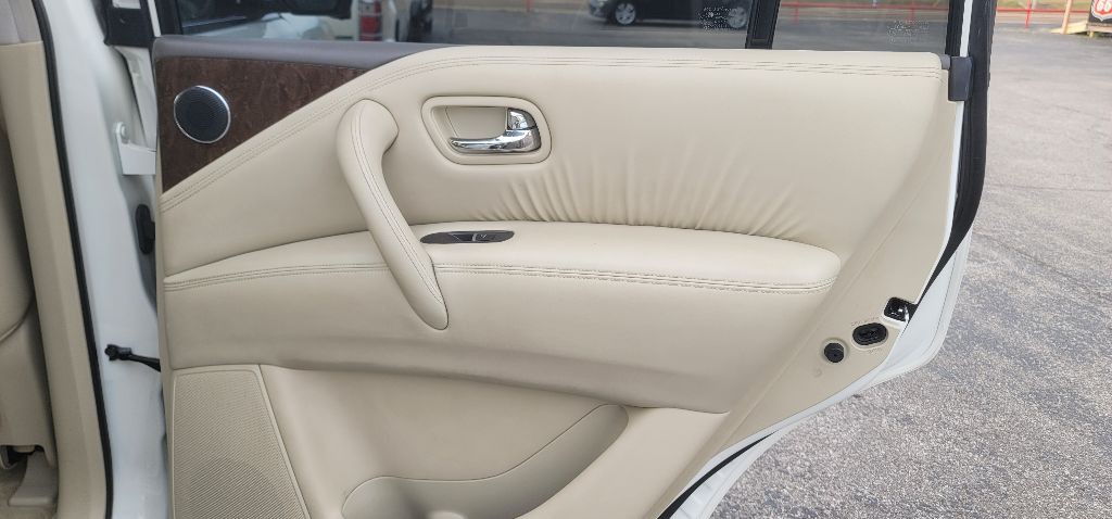 2015 INFINITI QX80 Image 27