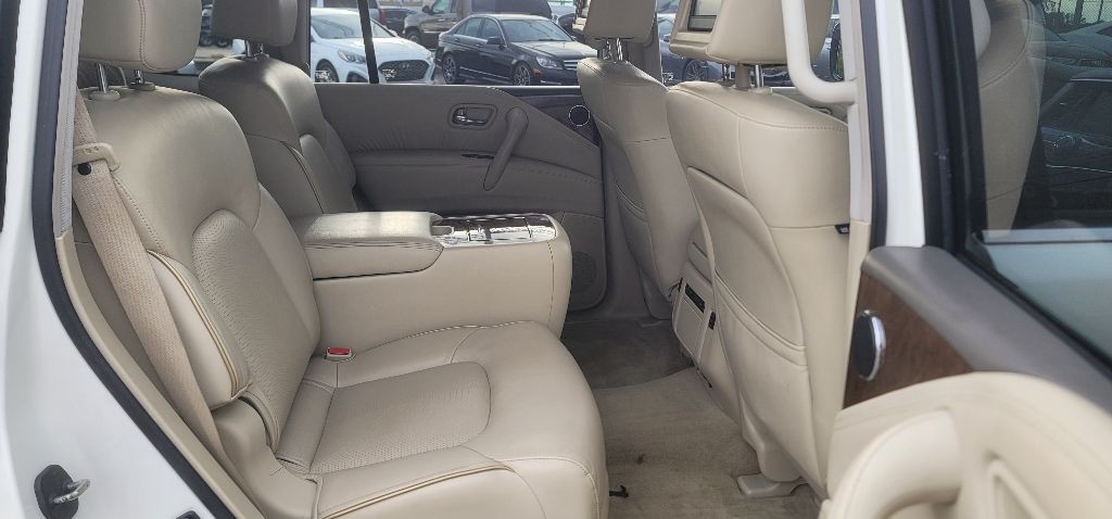 2015 INFINITI QX80 Image 28