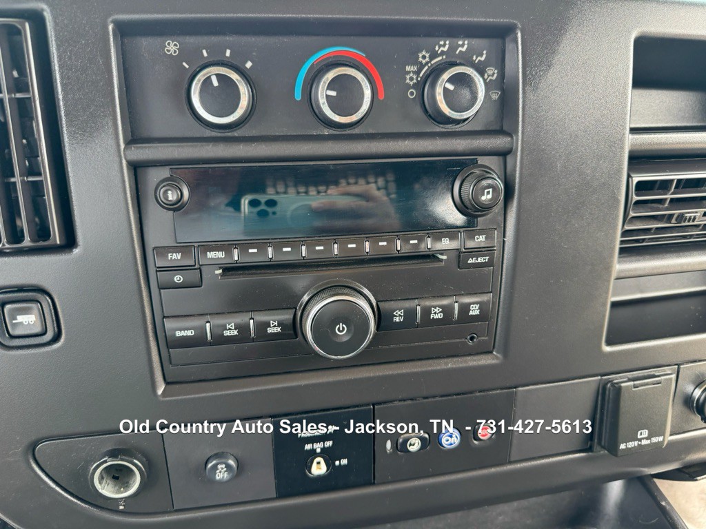 2020 GMC Savana Image 26