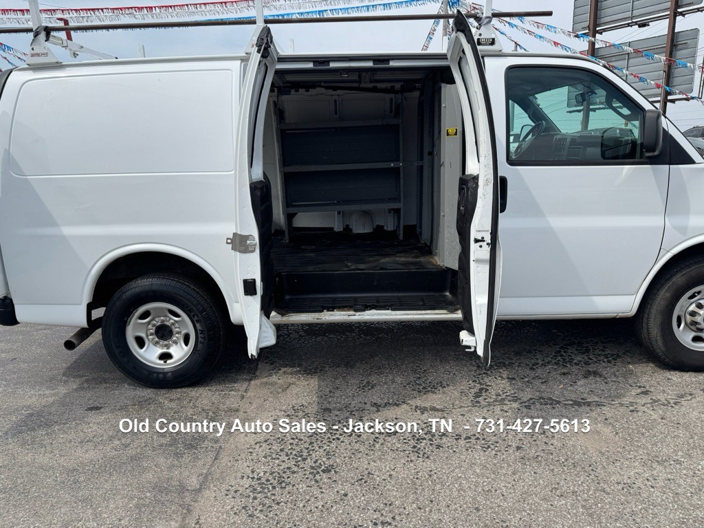 2020 GMC Savana Image 16