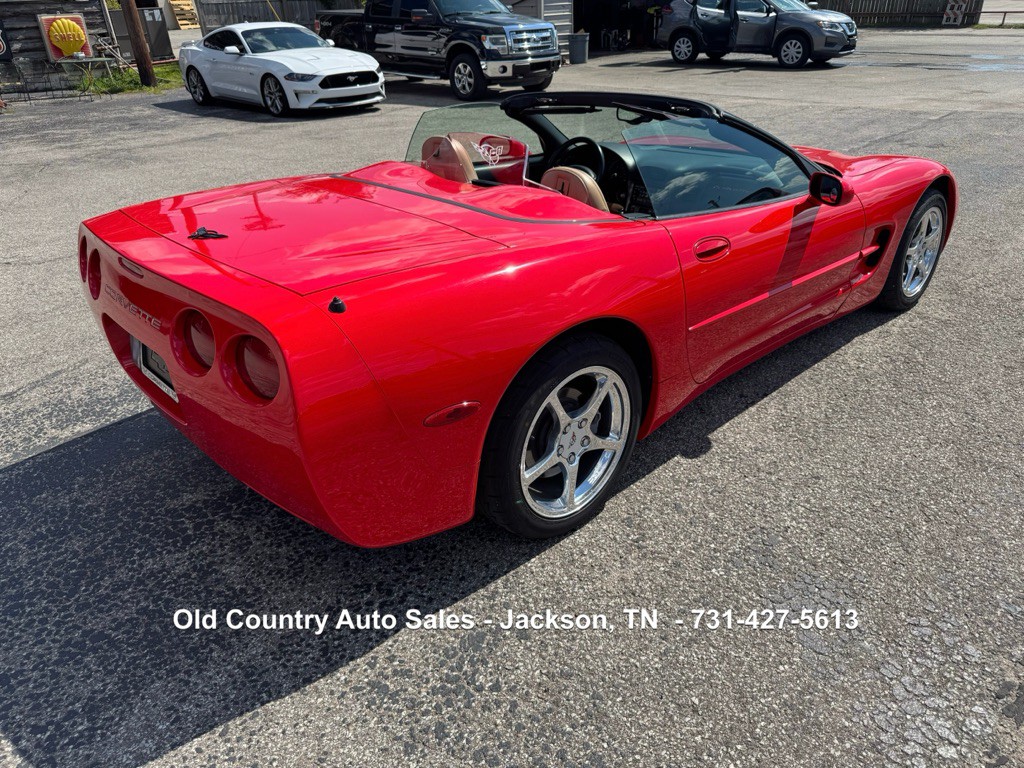 2001 Chevrolet Corvette Image 2