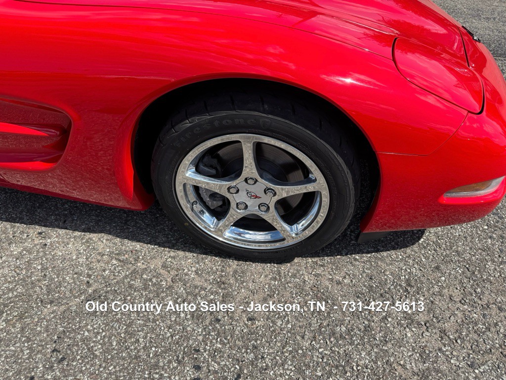 2001 Chevrolet Corvette Image 13