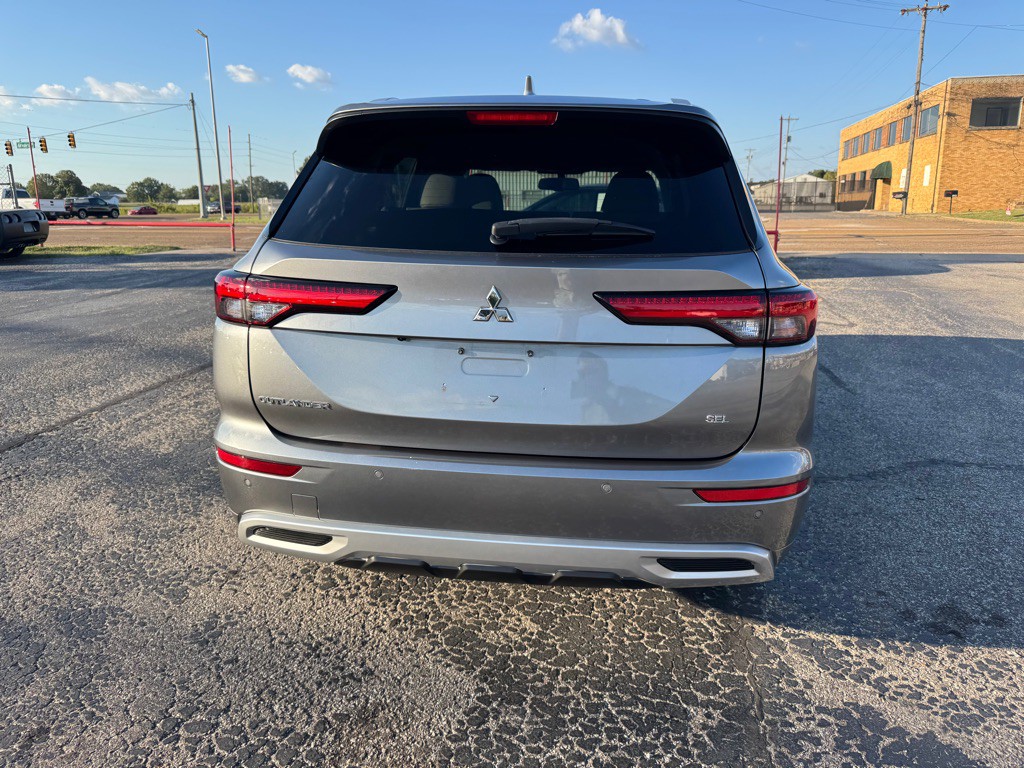 2022 Mitsubishi Outlander Image 7