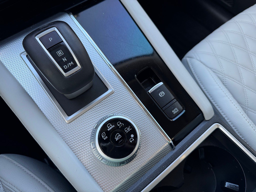 2022 Mitsubishi Outlander Image 25