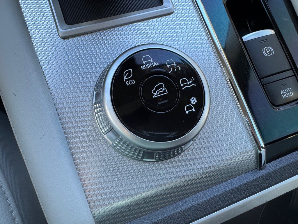 2022 Mitsubishi Outlander Image 26
