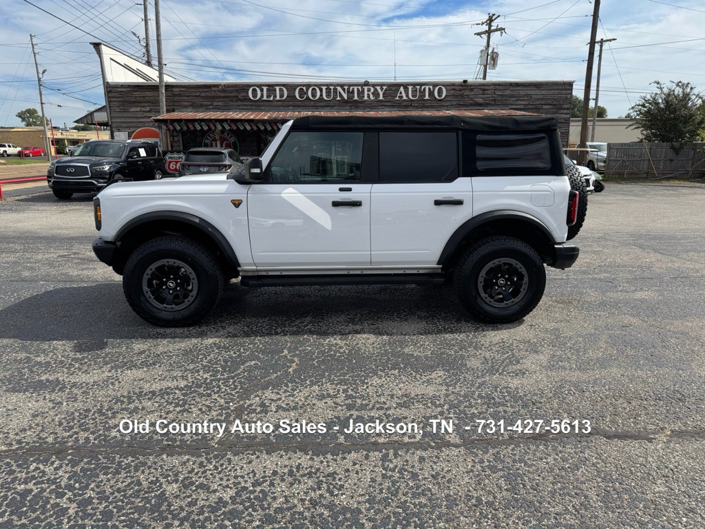 2021 Ford Bronco Image 2