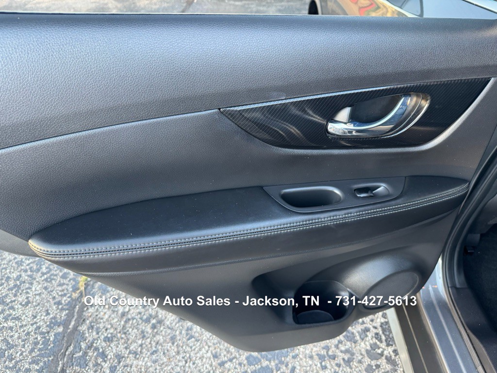 2018 Nissan Rogue Image 11