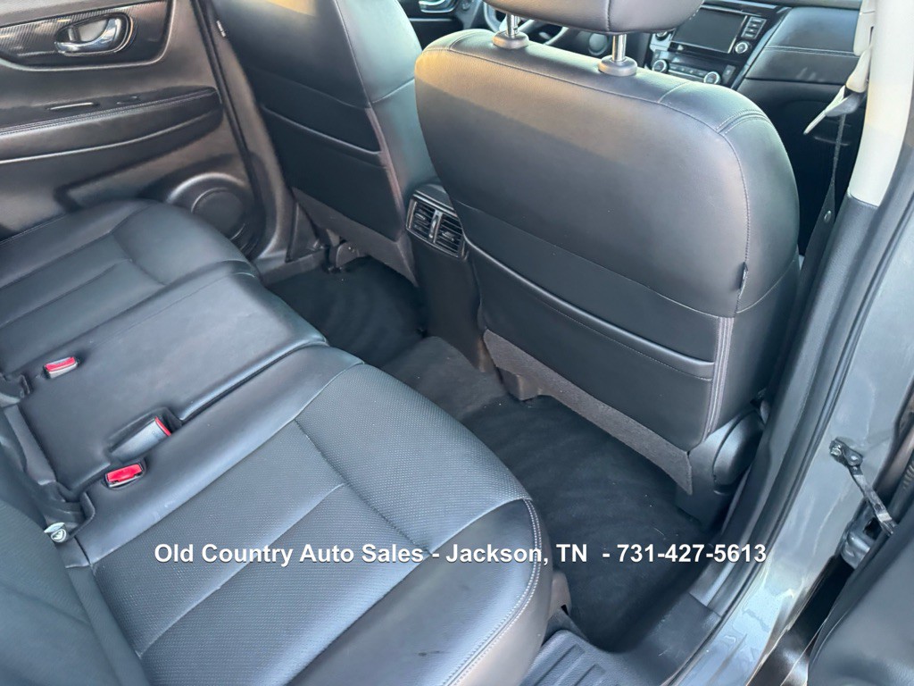 2018 Nissan Rogue Image 18