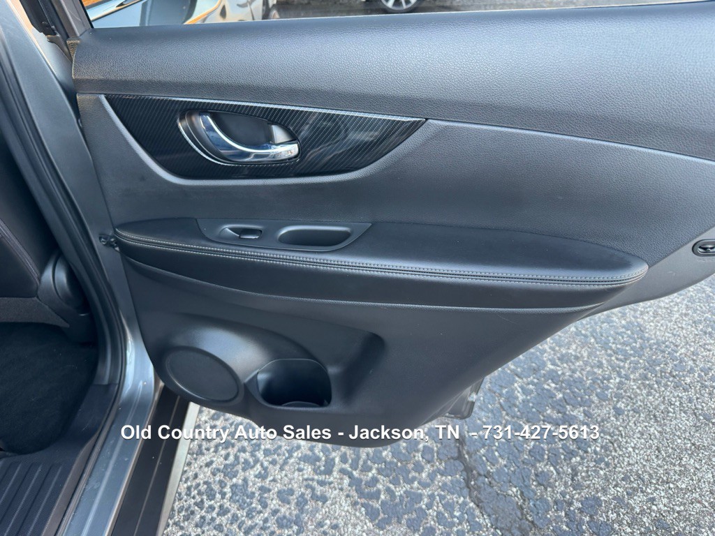 2018 Nissan Rogue Image 19