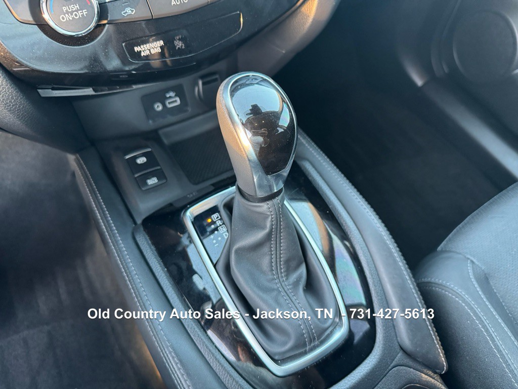 2018 Nissan Rogue Image 30