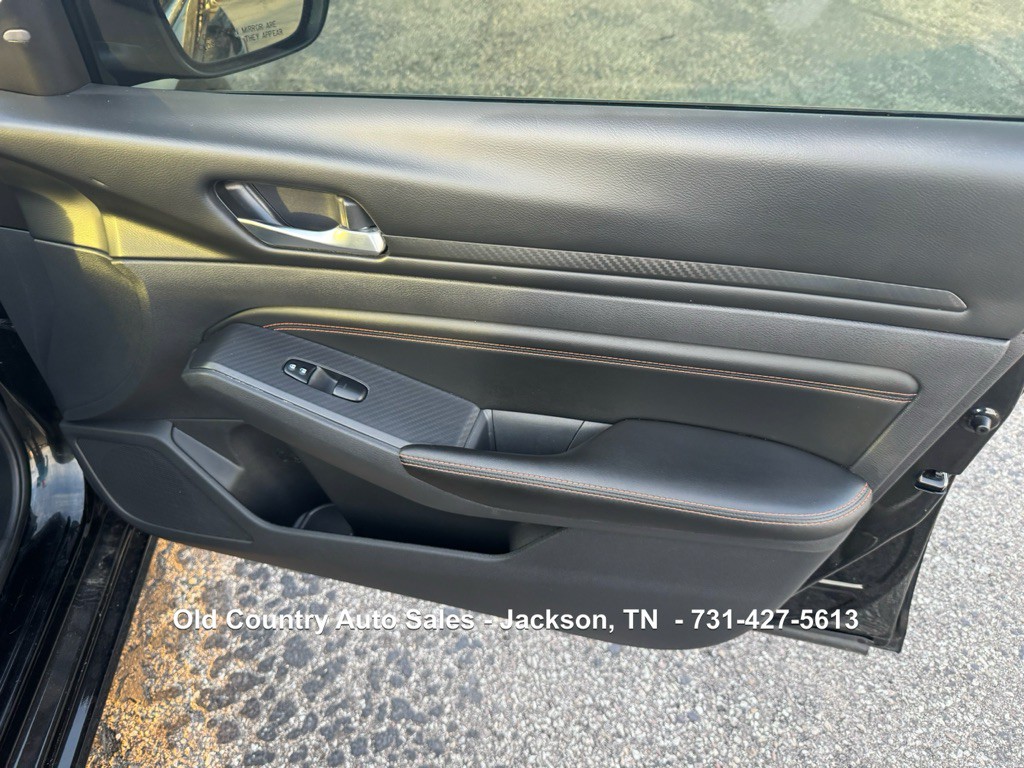 2022 Nissan Altima Image 13