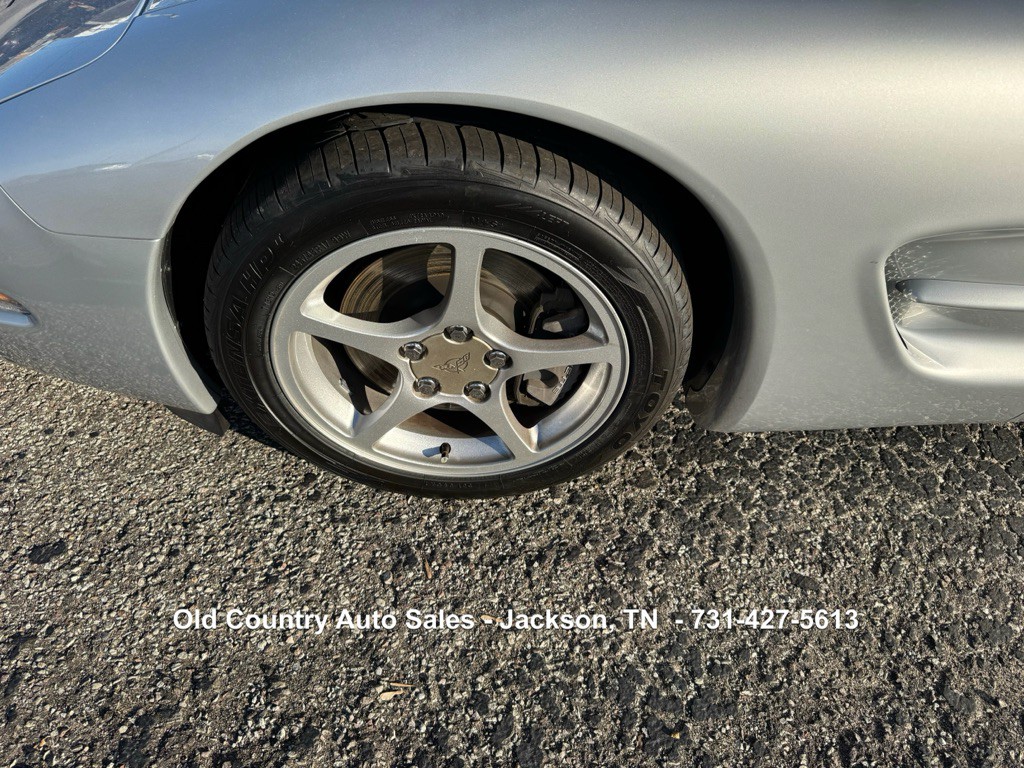 2000 Chevrolet Corvette Image 8