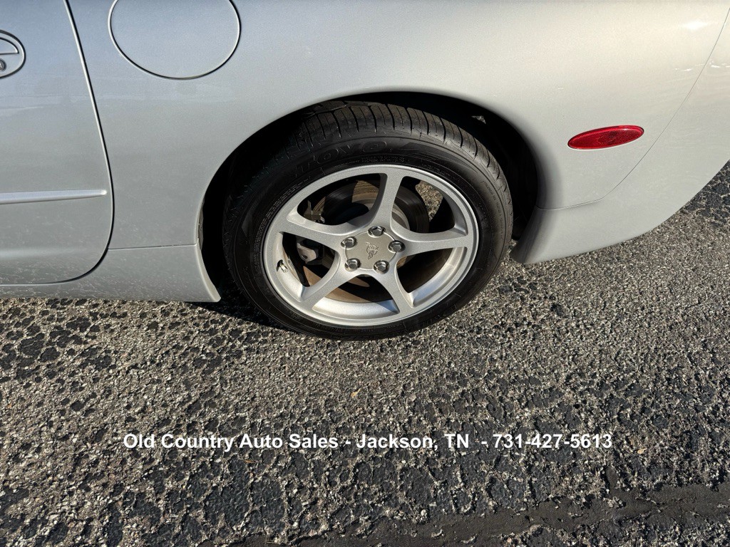 2000 Chevrolet Corvette Image 9