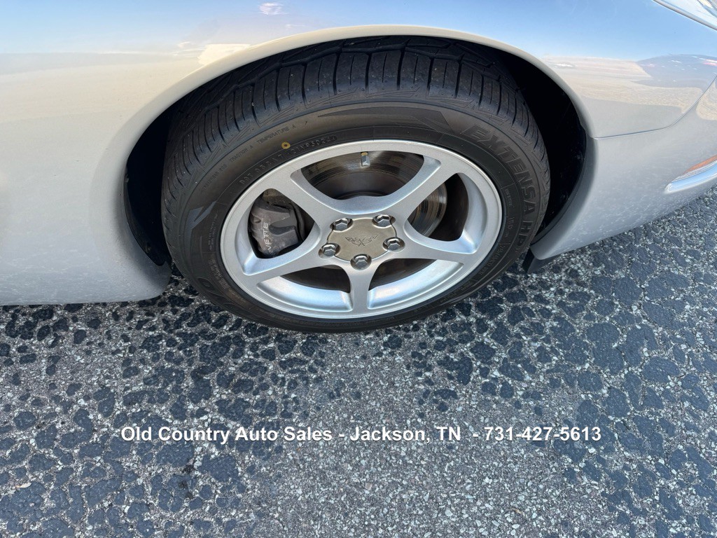 2000 Chevrolet Corvette Image 11