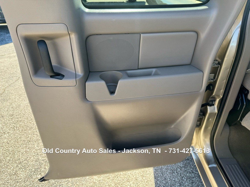 2005 Chevrolet Silverado 1500 Image 24