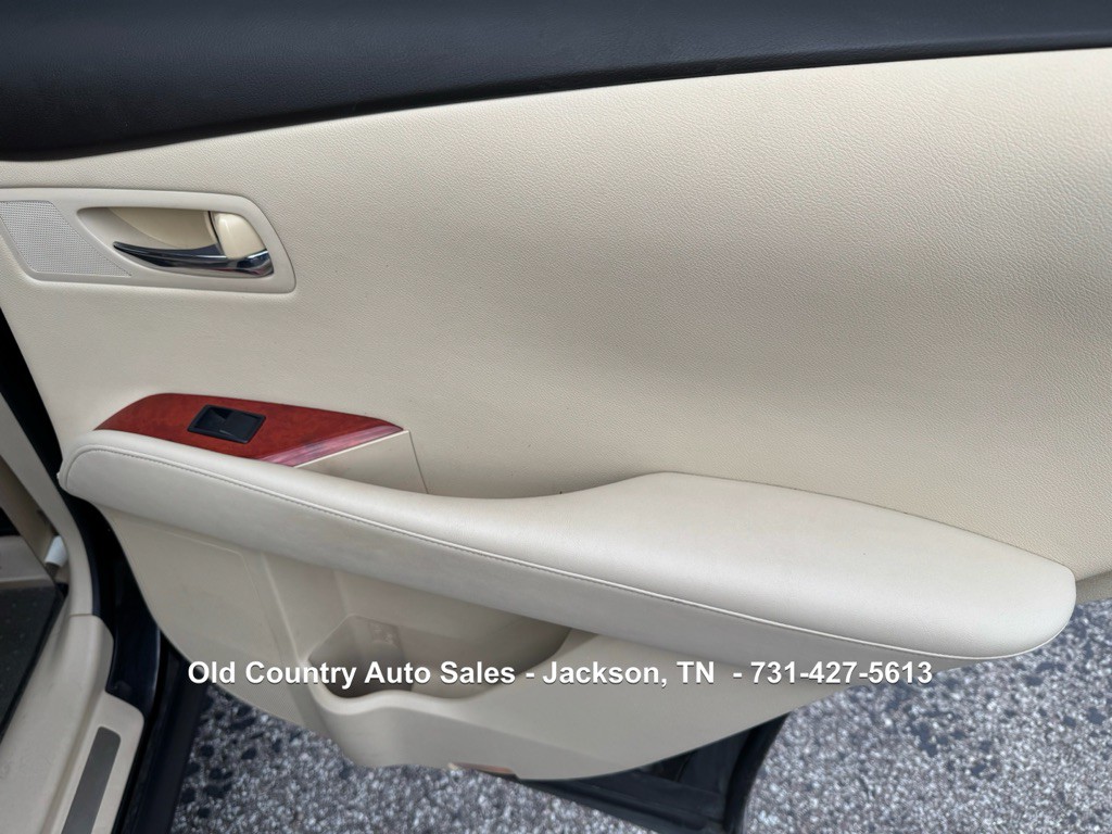 2010 Lexus RX Image 16