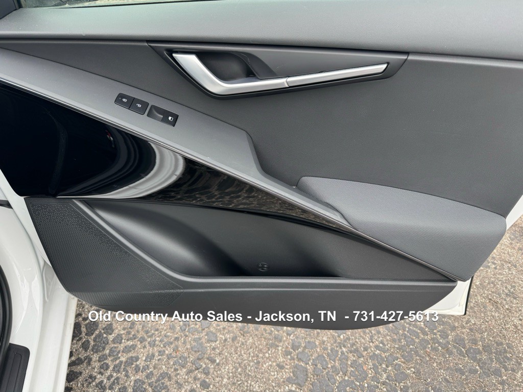 2023 Kia Niro Image 17