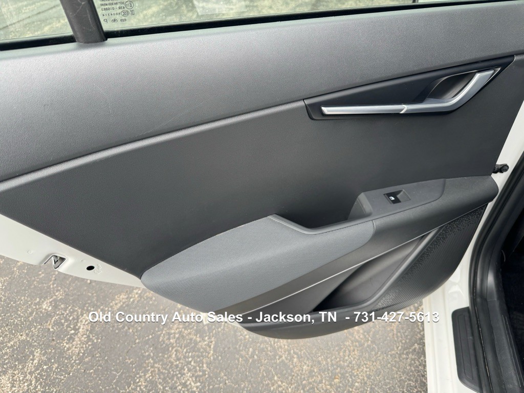 2023 Kia Niro Image 19