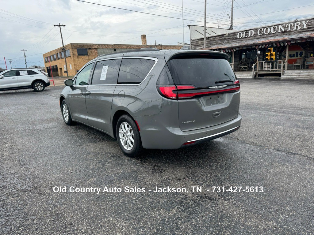 2022 Chrysler Pacifica Image 8