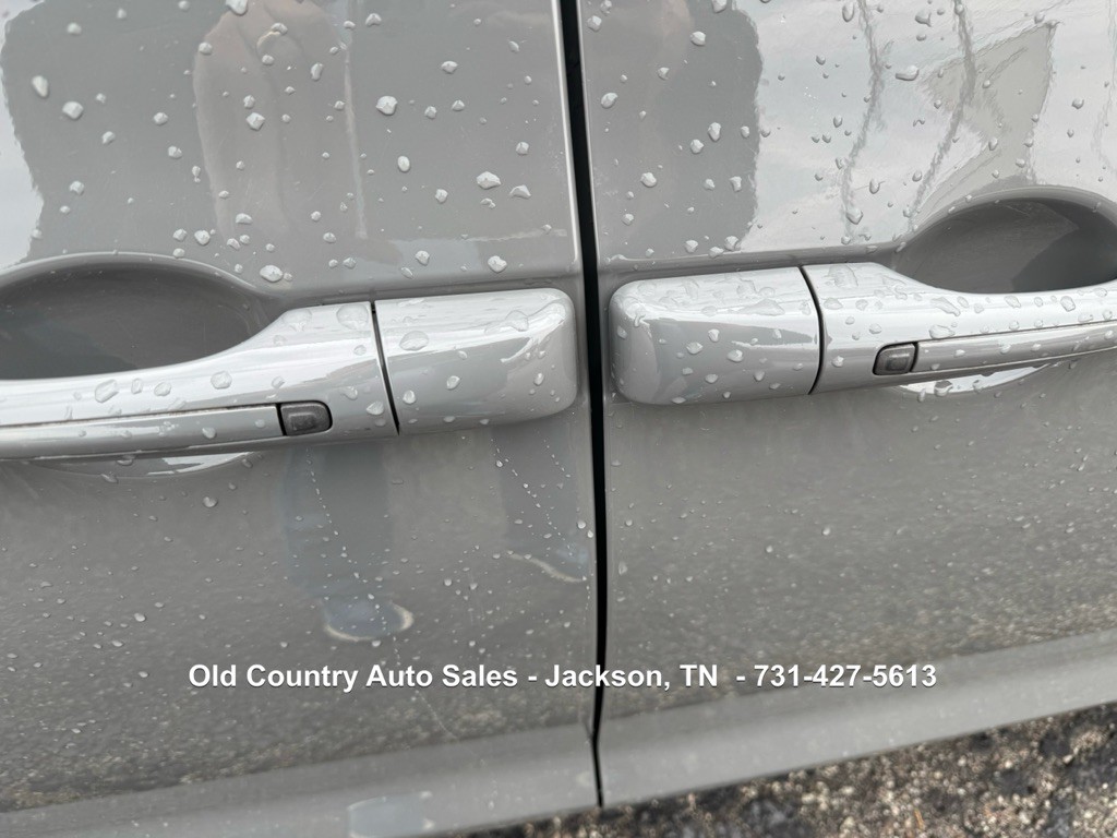 2022 Chrysler Pacifica Image 12