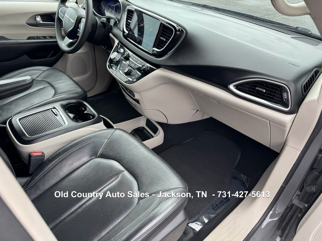 2022 Chrysler Pacifica Image 18