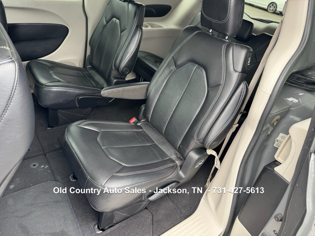 2022 Chrysler Pacifica Image 19
