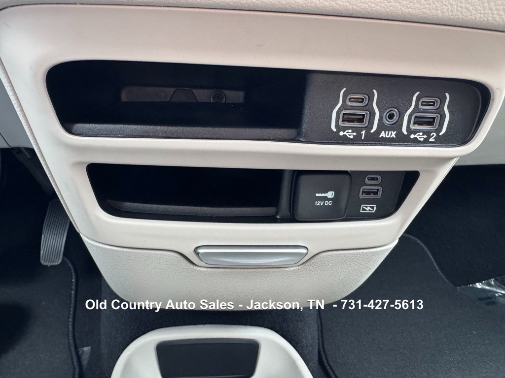 2022 Chrysler Pacifica Image 36