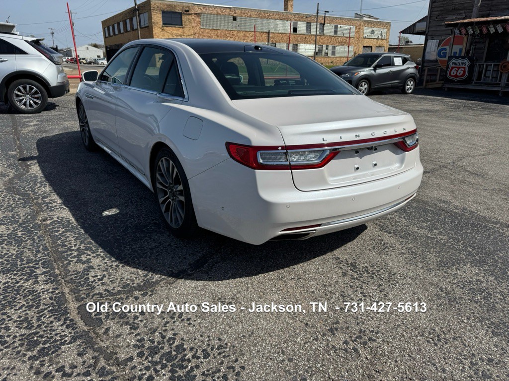 2017 Lincoln Continental Image 8