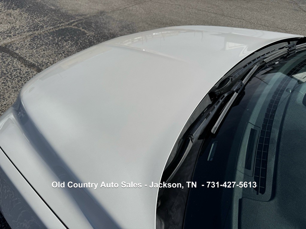 2017 Lincoln Continental Image 11