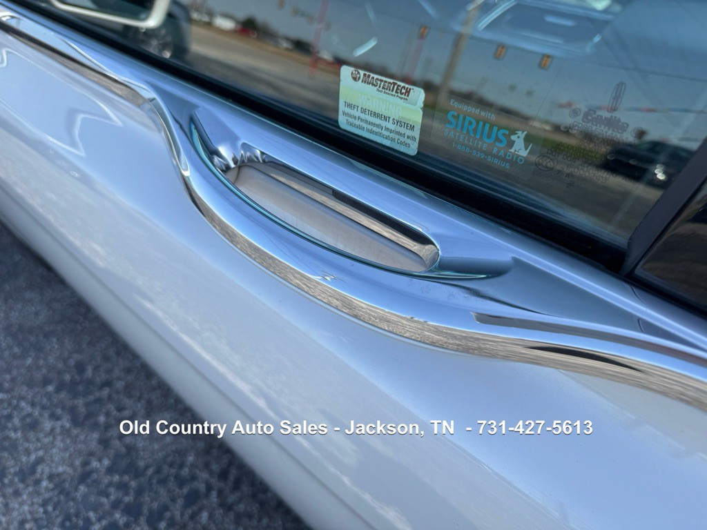 2017 Lincoln Continental Image 13