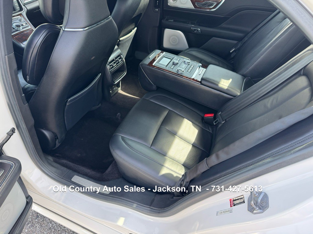 2017 Lincoln Continental Image 17
