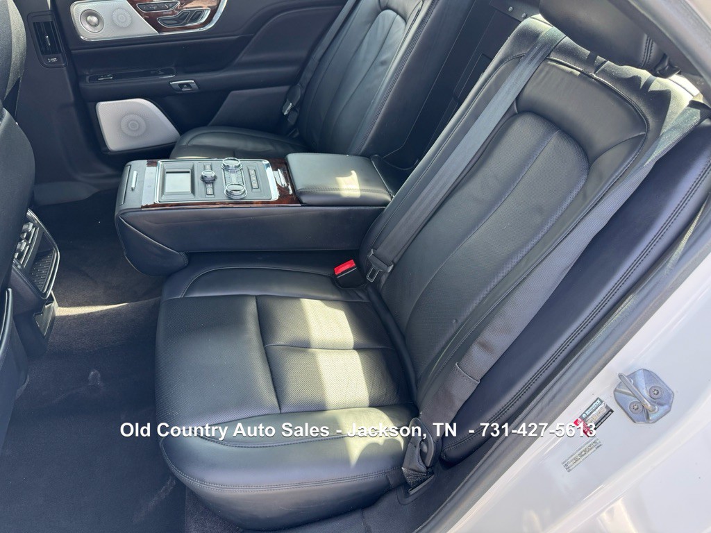 2017 Lincoln Continental Image 18