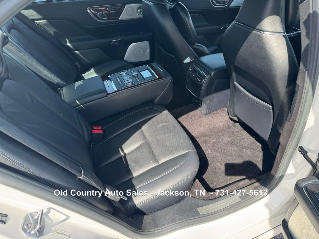 2017 Lincoln Continental Image 19
