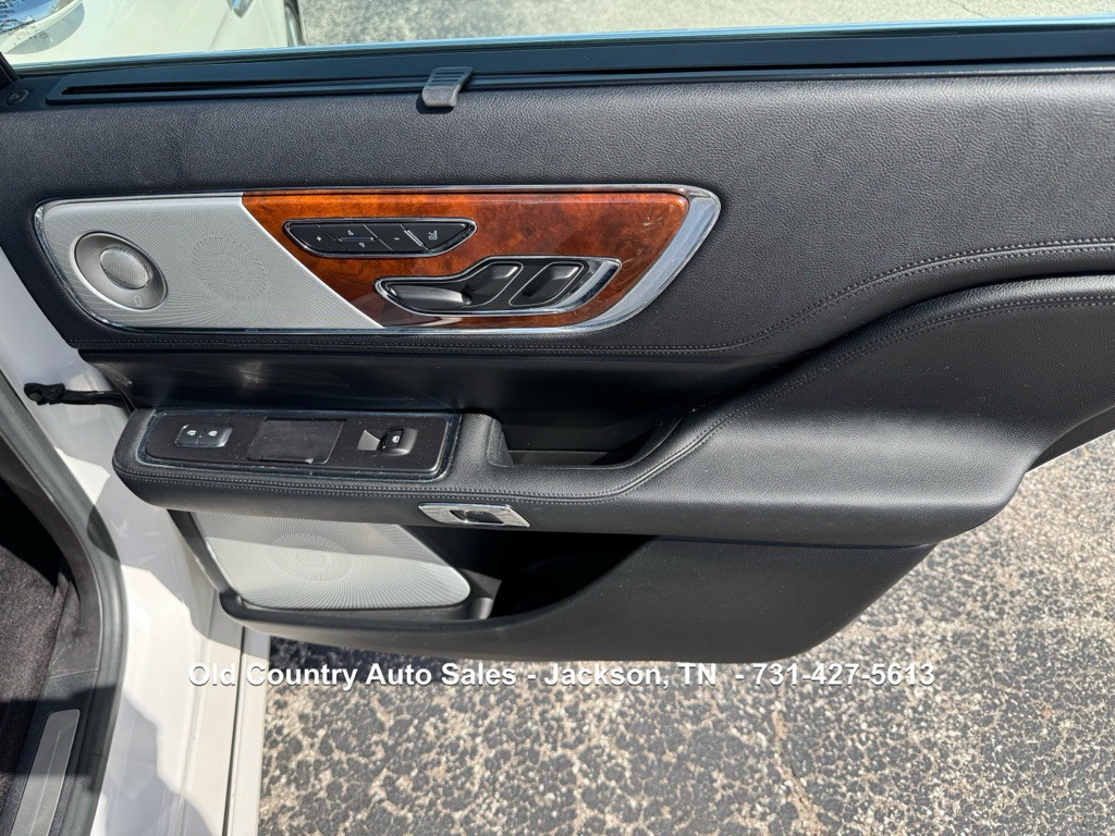 2017 Lincoln Continental Image 20