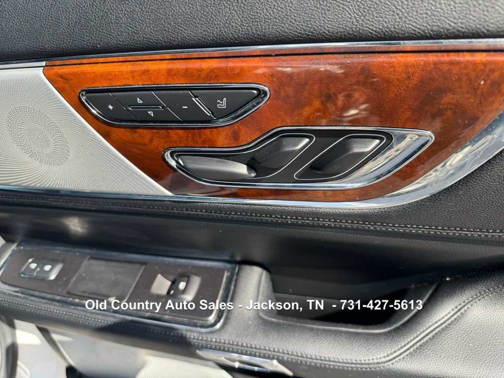 2017 Lincoln Continental Image 22