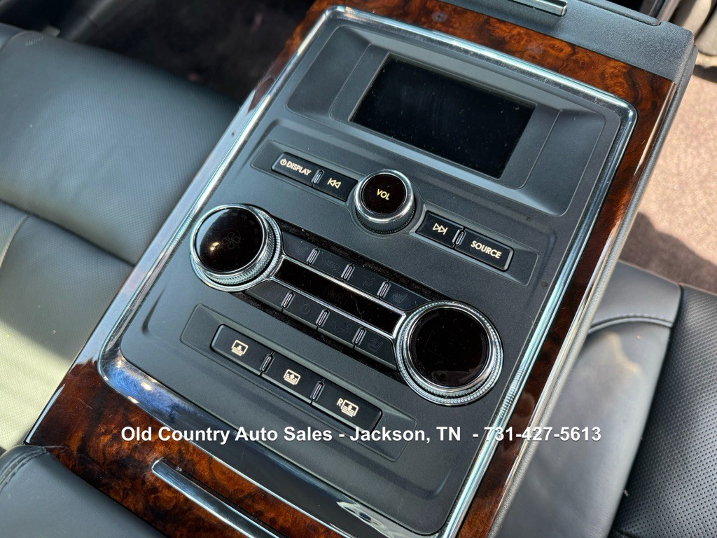 2017 Lincoln Continental Image 25