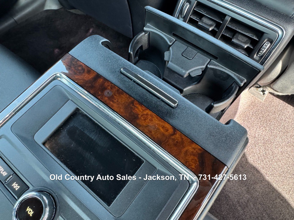 2017 Lincoln Continental Image 29