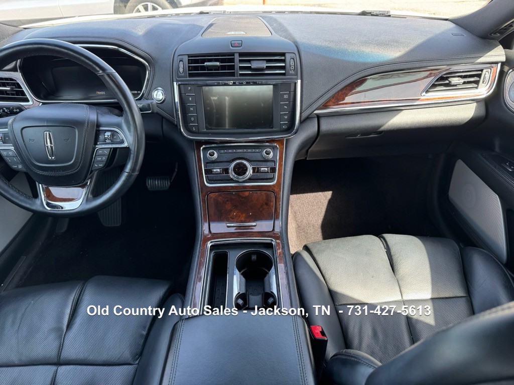 2017 Lincoln Continental Image 30