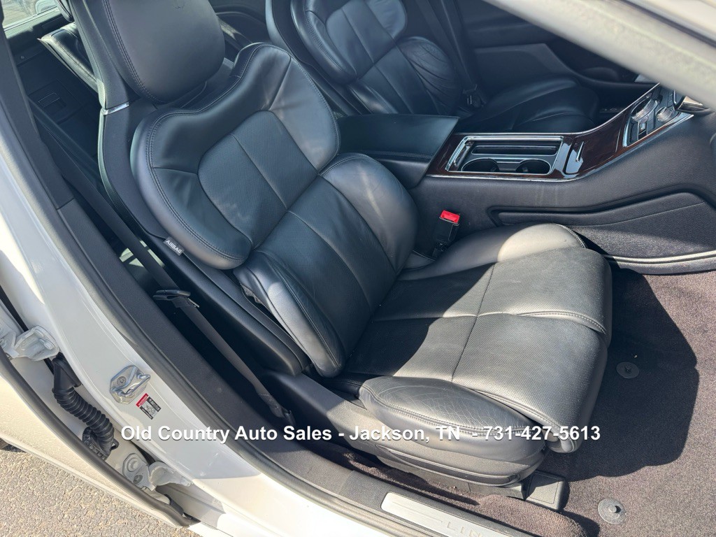 2017 Lincoln Continental Image 32