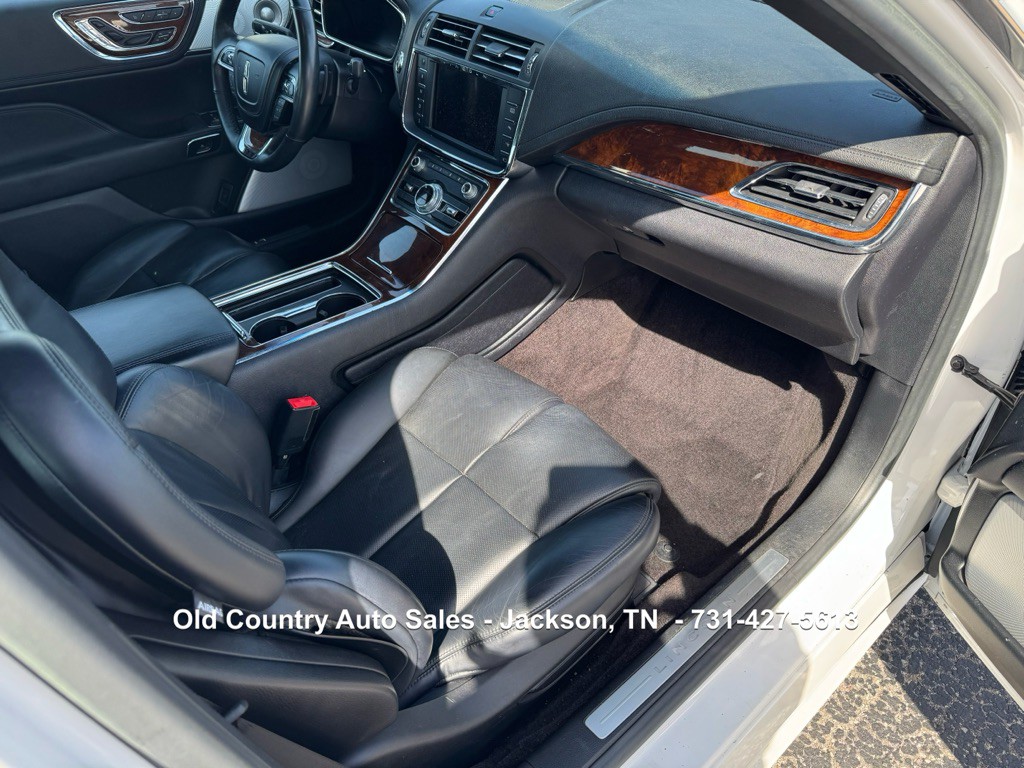 2017 Lincoln Continental Image 34