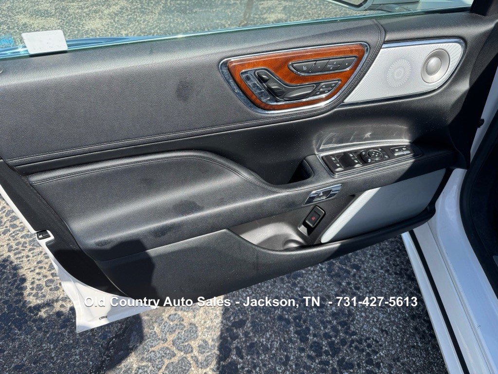 2017 Lincoln Continental Image 36