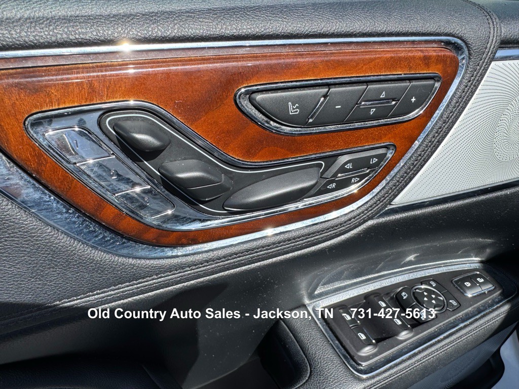 2017 Lincoln Continental Image 37